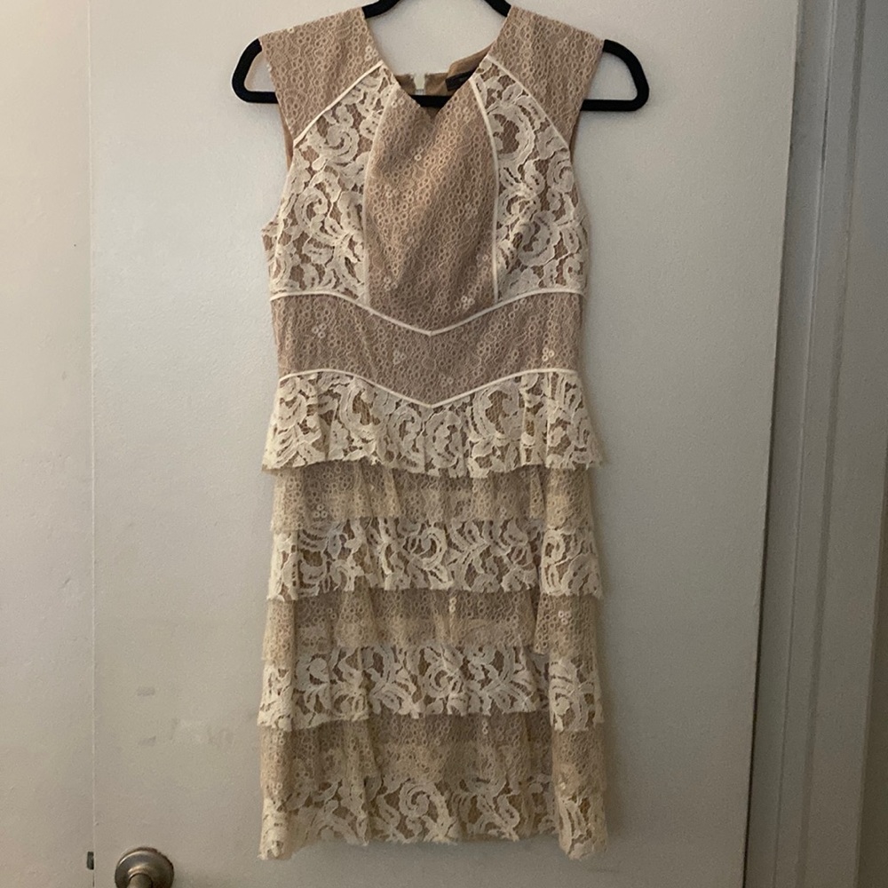 BCBGMAXAZRIA LACE DRESS MULTI COLORED, beige & white, worn once, size 6